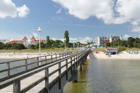 Blick von der Seebrücke auf den Strand von Zinnowitz auf Usedom